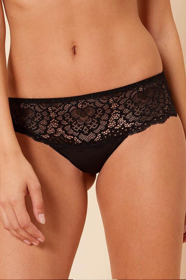 Caresse Shorty - Studio Europe